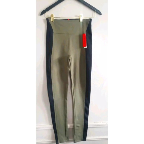 Spanx Leggings Women's Medium Olive Green Textured Panel Athliesure NWT - Picture 1 of 11